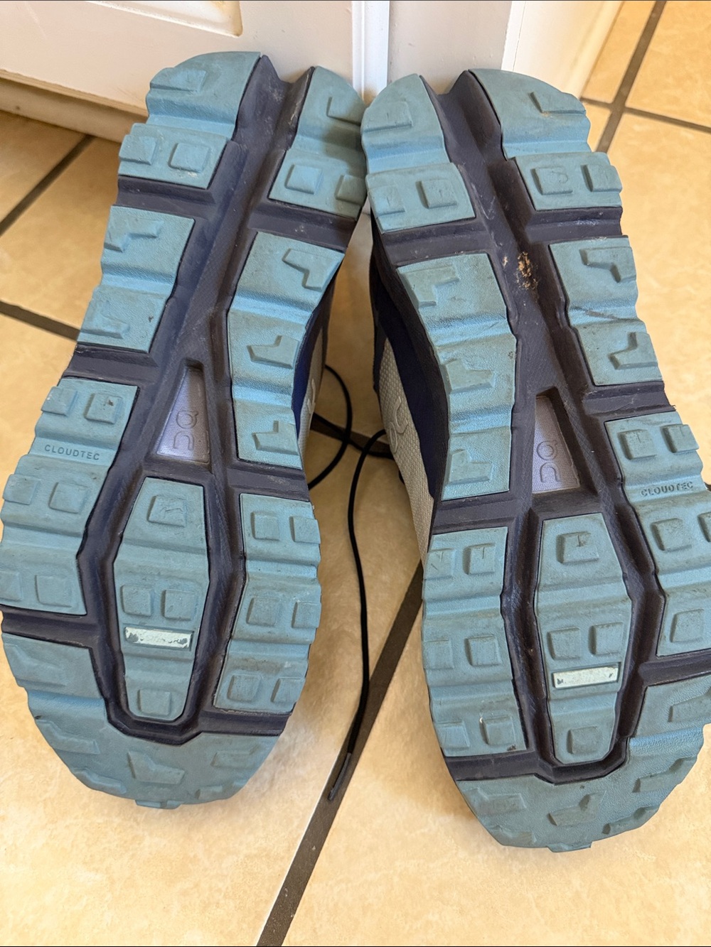 On Running Mens Athletic Shoes - Picture 5 of 5